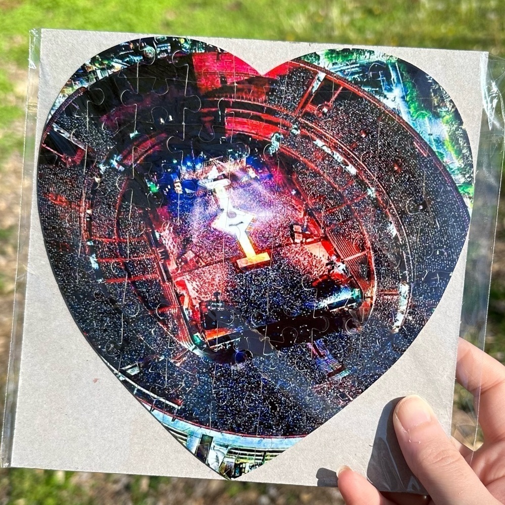 The eras tour stadium heart-shaped 75 piece puzzle